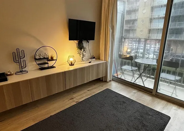 Studio Paisible, Proche Du Centre Et De La Plage!